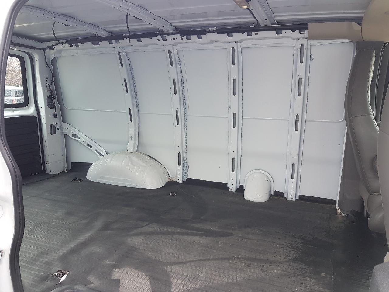 2023 Chevrolet Express 2500 Cargo 135" Photo