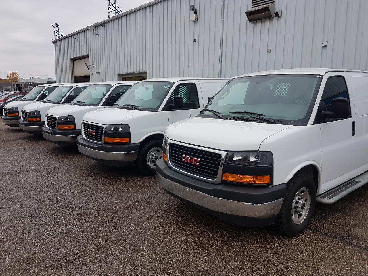 2023 Chevrolet Express 2500 Cargo 135" Photo
