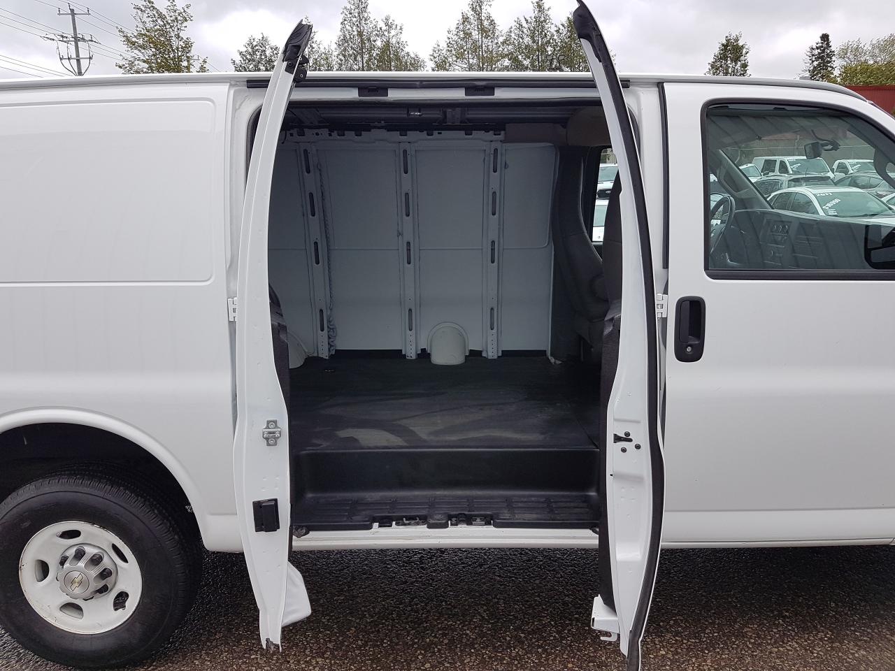 2023 Chevrolet Express 2500 Cargo 135" Photo