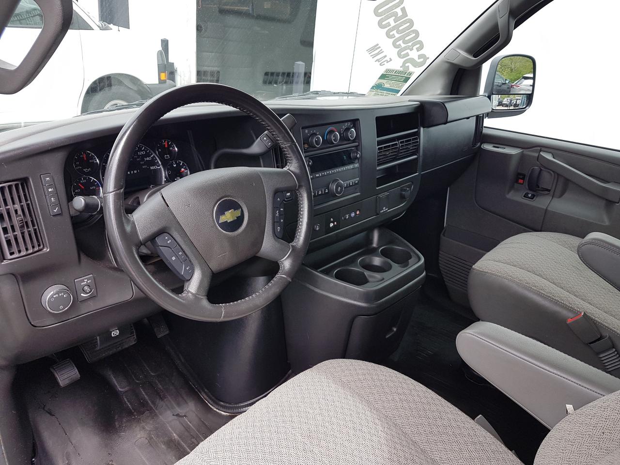 2023 Chevrolet Express 2500 Cargo 135" Photo