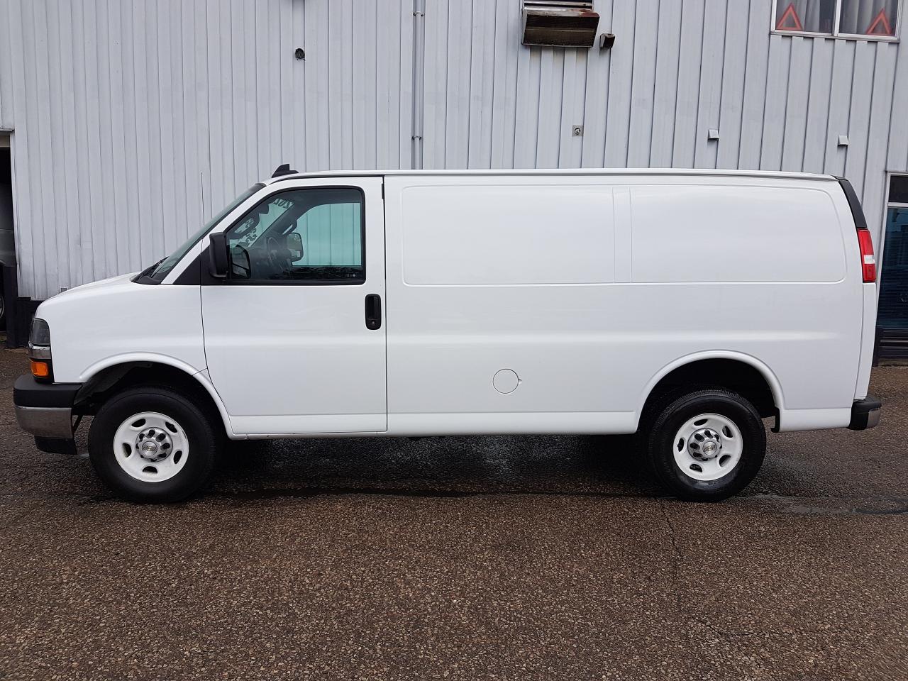 2023 Chevrolet Express 2500 Cargo 135" Photo