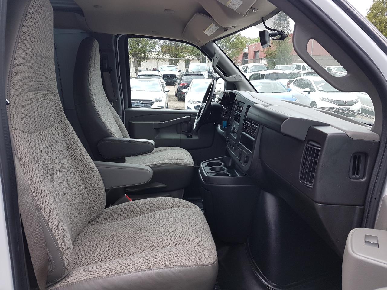 2023 Chevrolet Express 2500 Cargo 135" Photo