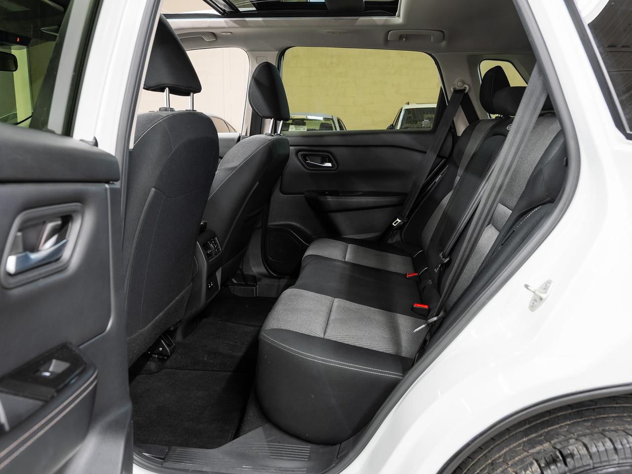 2024 Nissan Rogue SV Moonroof AWD | Sunroof | ACC | BSM | CarPlay