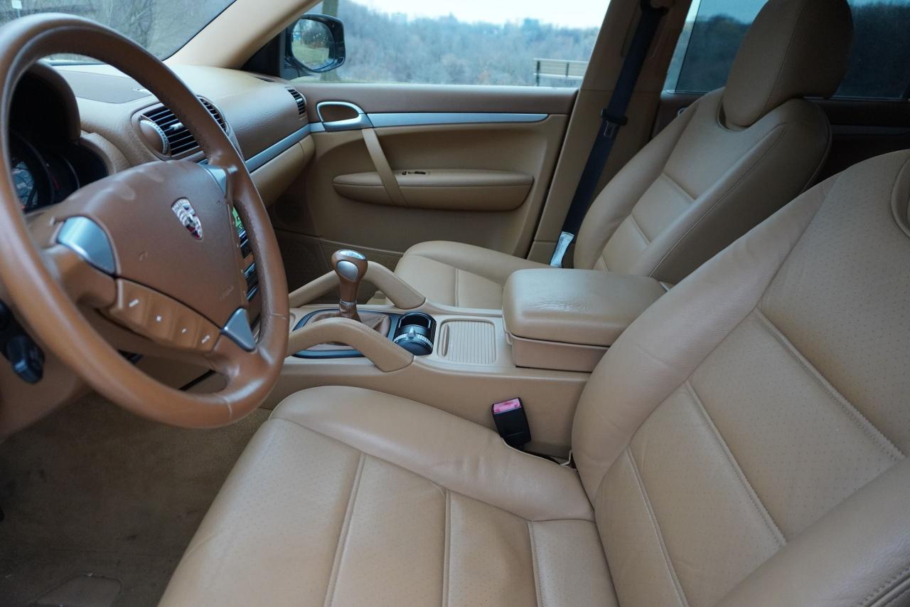 2008 Porsche Cayenne RARE / 6 SPEED MANUAL / NO ACCIDENTS / LOCAL TRUCK Photo