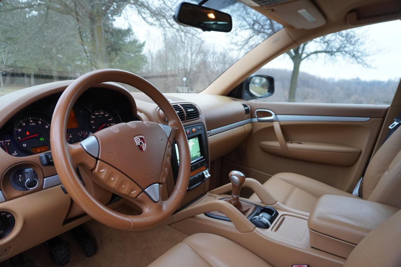 2008 Porsche Cayenne RARE / 6 SPEED MANUAL / NO ACCIDENTS / LOCAL TRUCK Photo