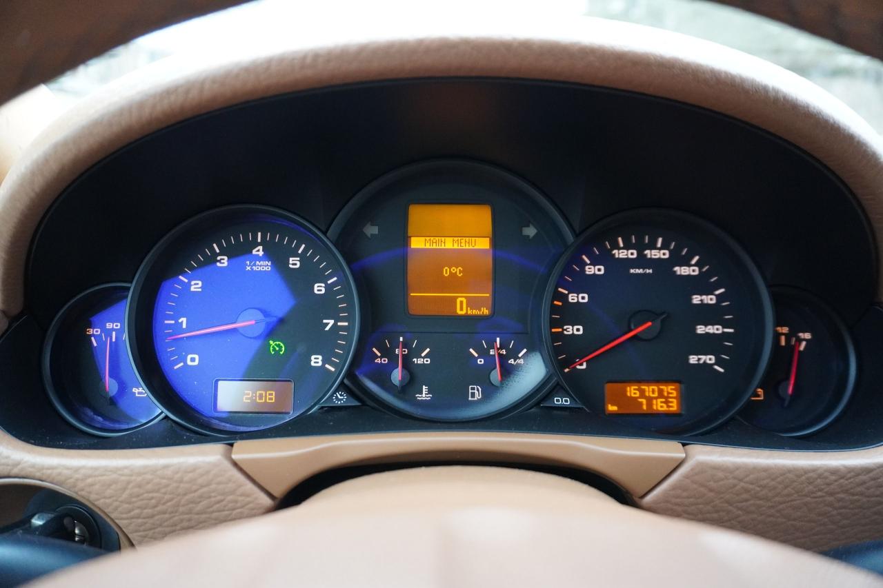 2008 Porsche Cayenne RARE / 6 SPEED MANUAL / NO ACCIDENTS / LOCAL TRUCK Photo