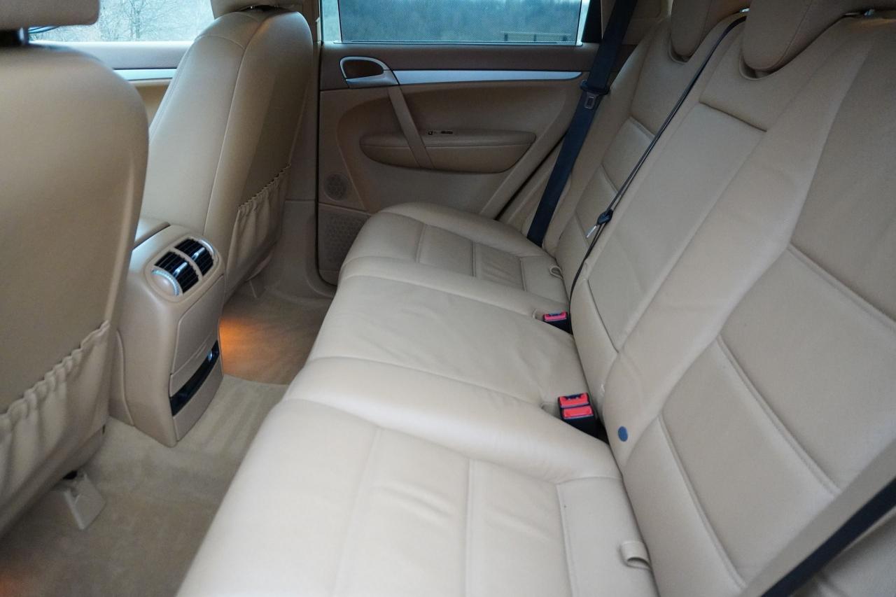 2008 Porsche Cayenne RARE / 6 SPEED MANUAL / NO ACCIDENTS / LOCAL TRUCK Photo