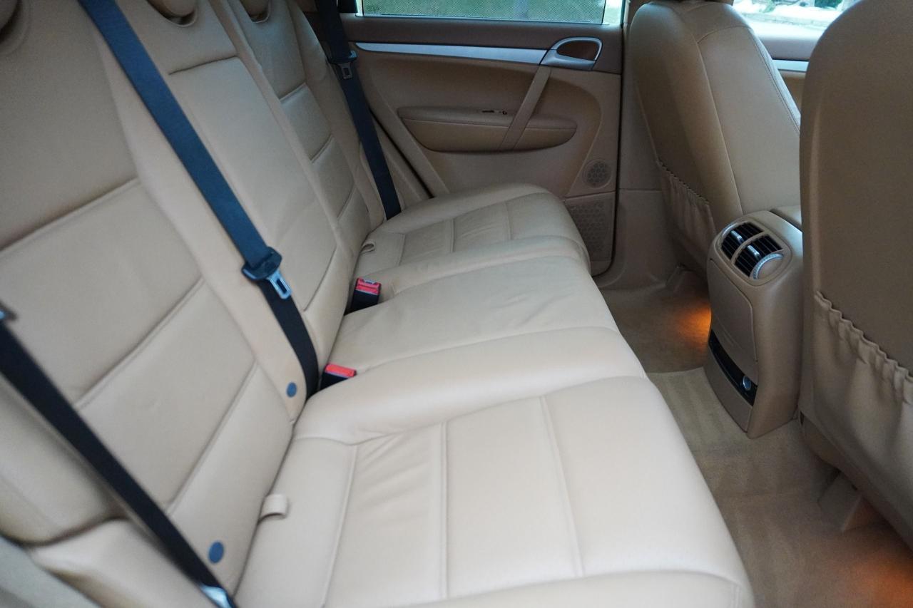 2008 Porsche Cayenne RARE / 6 SPEED MANUAL / NO ACCIDENTS / LOCAL TRUCK Photo
