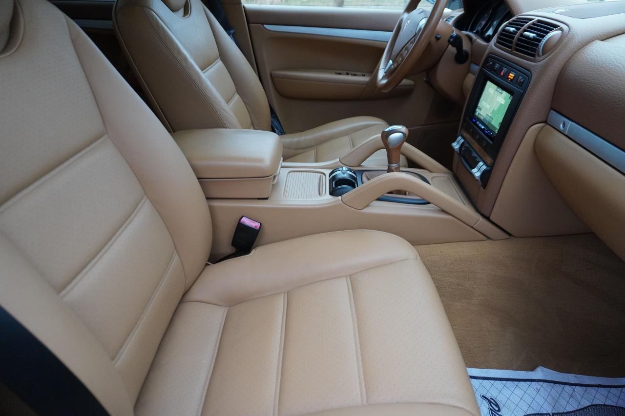 2008 Porsche Cayenne RARE / 6 SPEED MANUAL / NO ACCIDENTS / LOCAL TRUCK Photo