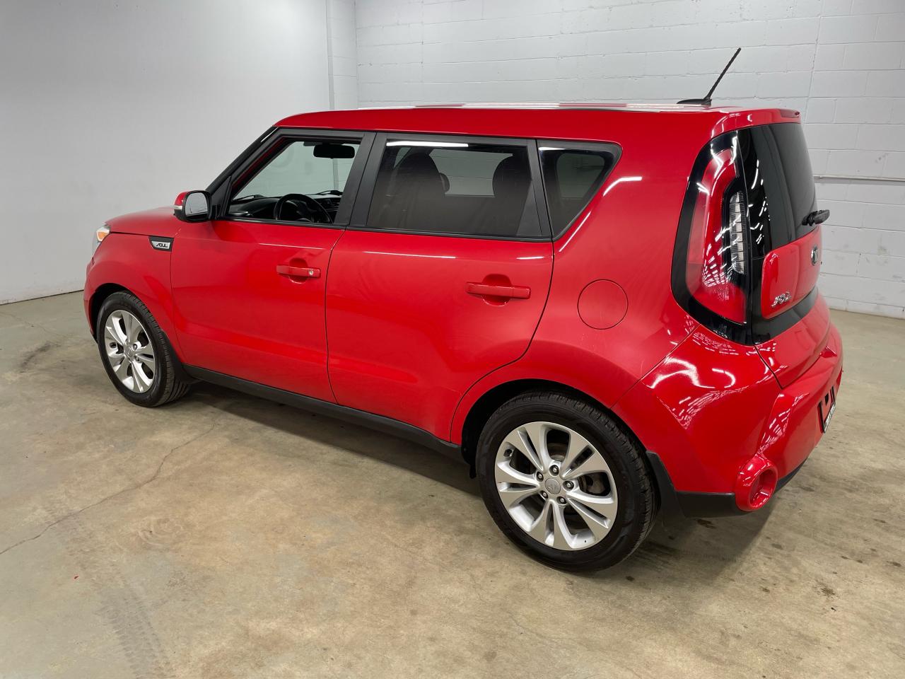 2016 Kia Soul EX | LOW KMS | CLEAN CARFAX | HEATED SEATS Photo4