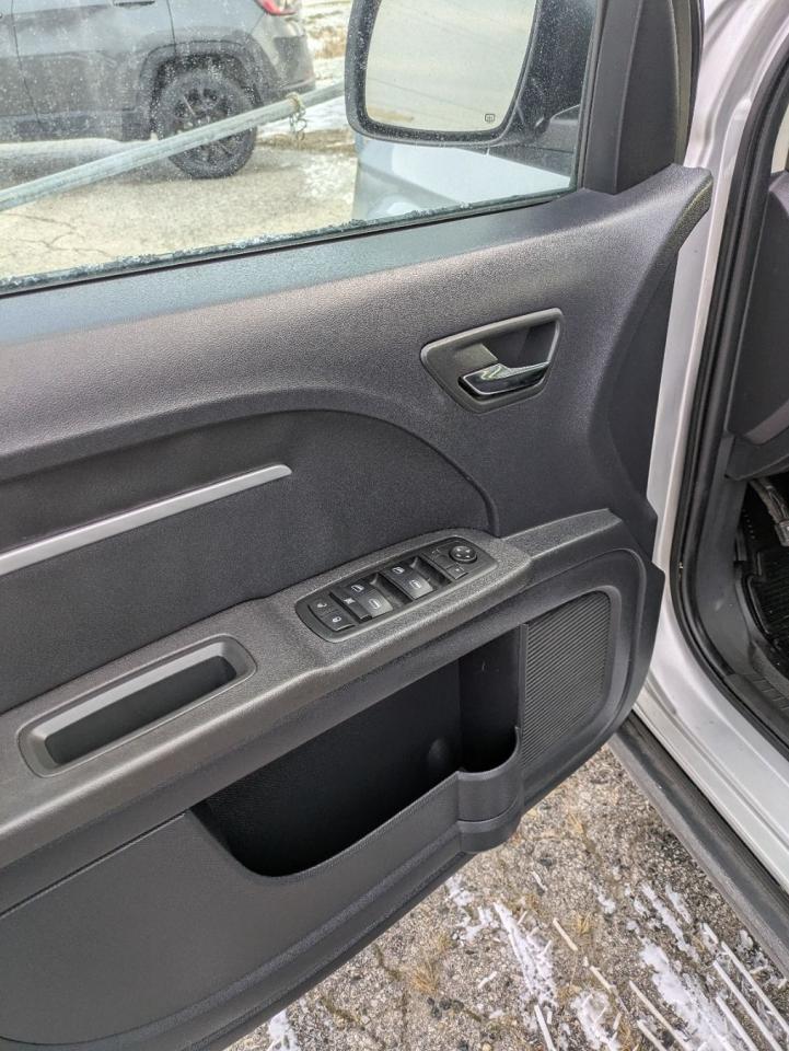 2010 Dodge Journey FWD 4DR SXT Photo