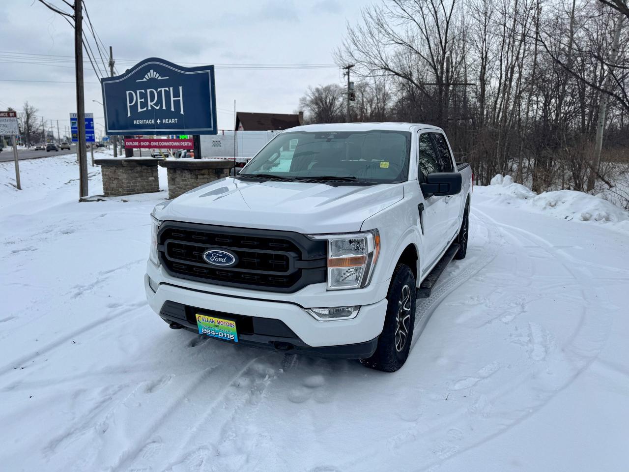 2021 Ford F-150 XLT 4WD 3.5L V6 Ecoboost Clean Carfax | Low Kms Photo