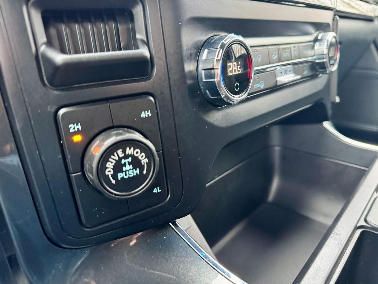 2021 Ford F-150 XLT 4WD 3.5L V6 Ecoboost Clean Carfax | Low Kms Photo