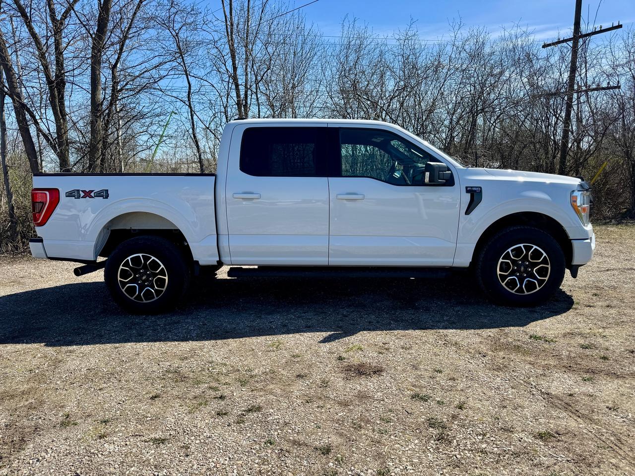 2021 Ford F-150 XLT 4WD 3.5L V6 Ecoboost Clean Carfax | Low Kms Photo4