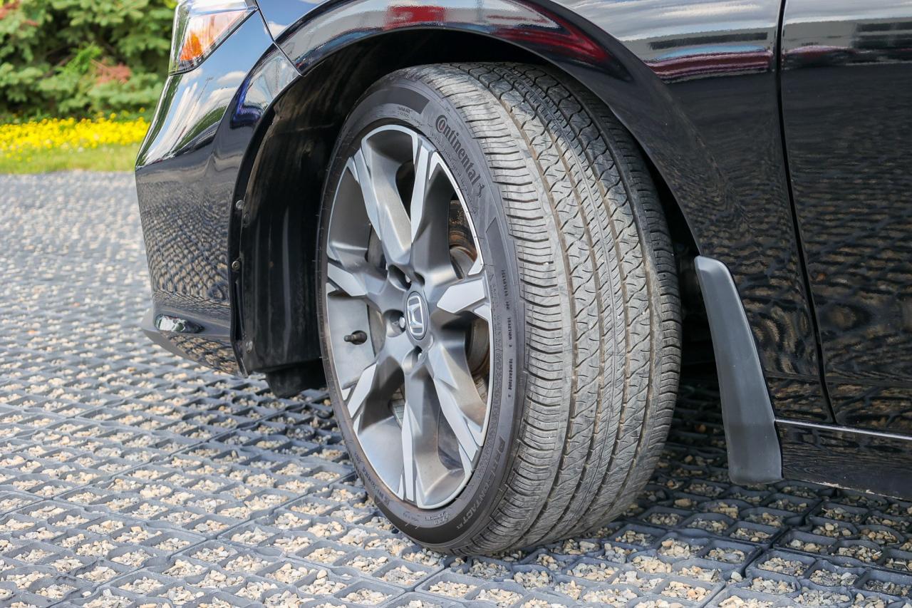 2025 Honda Civic Hybrid Sport Touring 4dr Sedan Photo