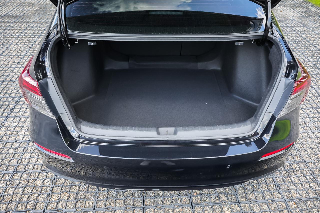 2025 Honda Civic Hybrid Sport Touring 4dr Sedan Photo