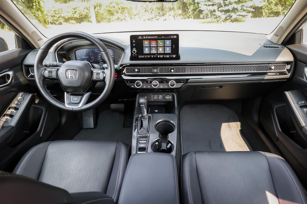 2024 Honda Civic Touring 4dr Sedan Photo