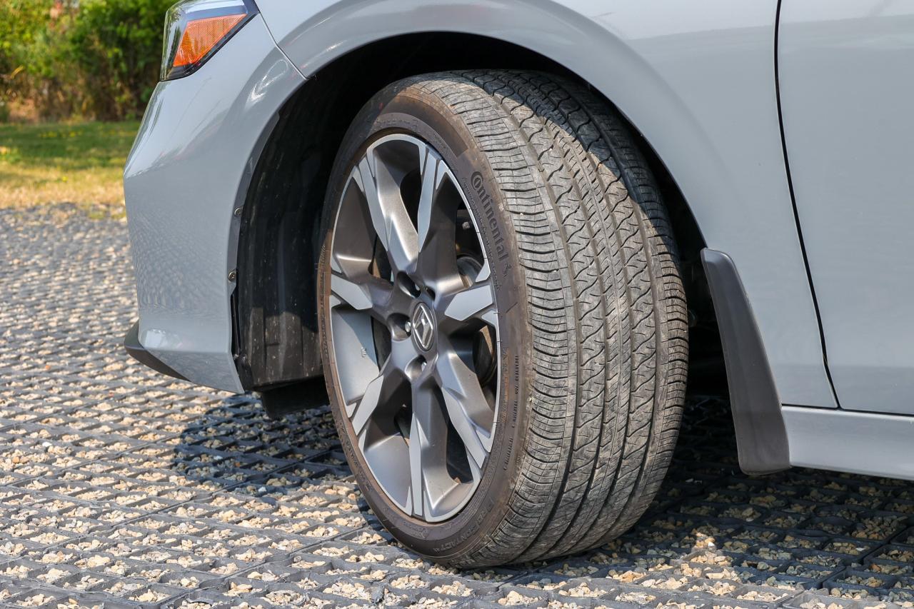 2025 Honda Civic Hybrid Sport Touring 4dr Sedan Photo