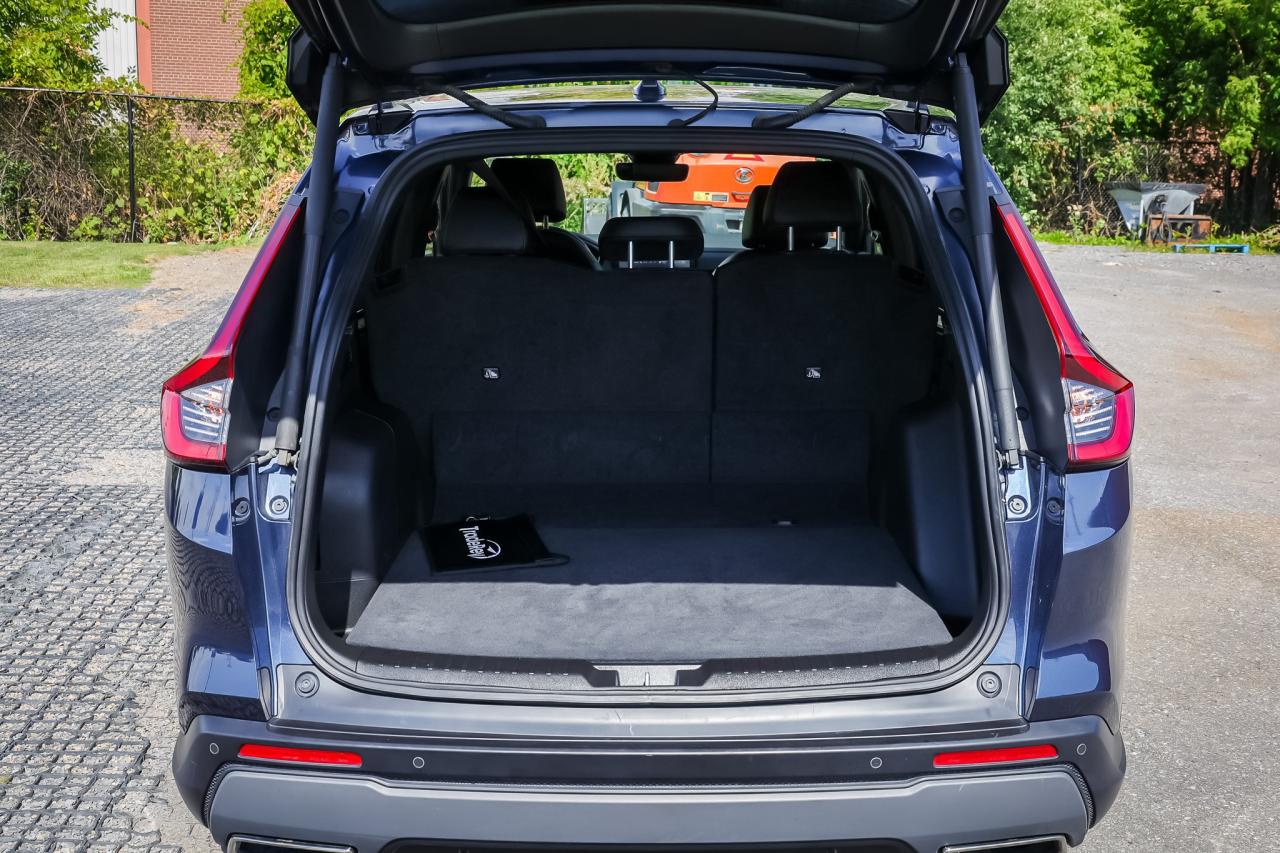 2023 Honda CR-V Hybrid Touring 4dr All-Wheel Drive Photo