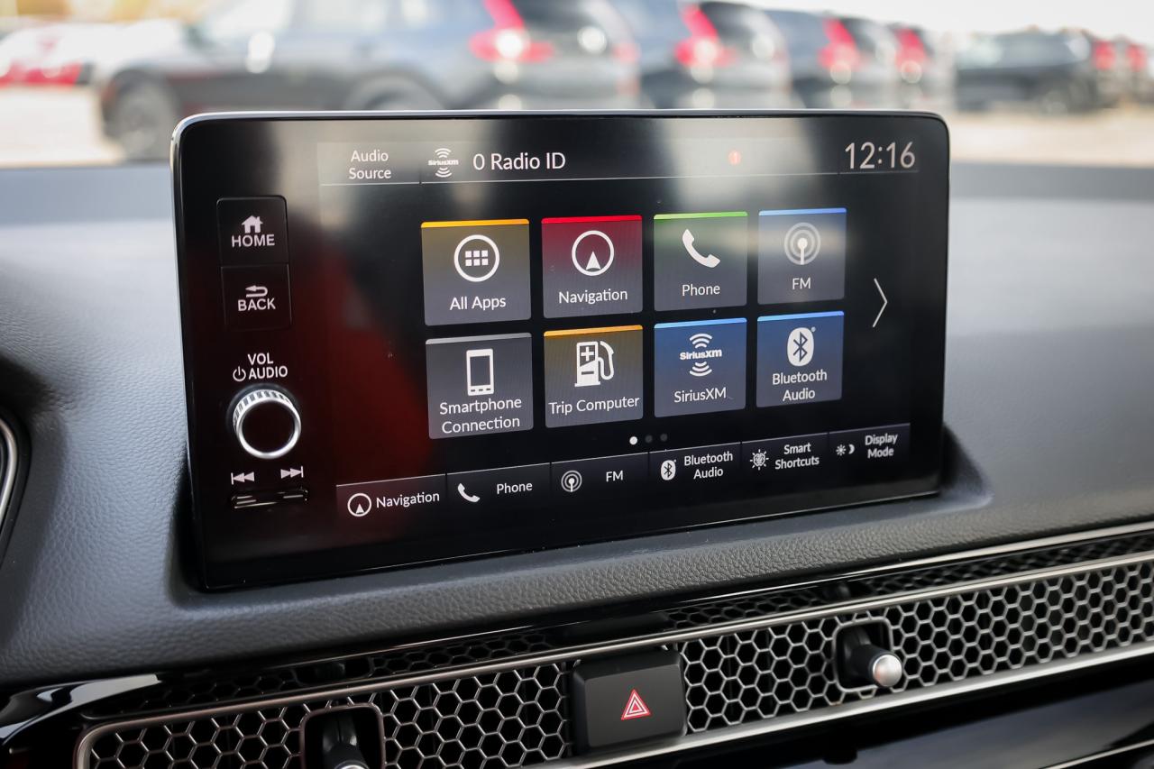 2022 Honda Civic Touring 4dr Sedan Photo