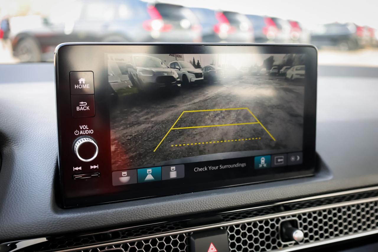 2022 Honda Civic Touring 4dr Sedan Photo