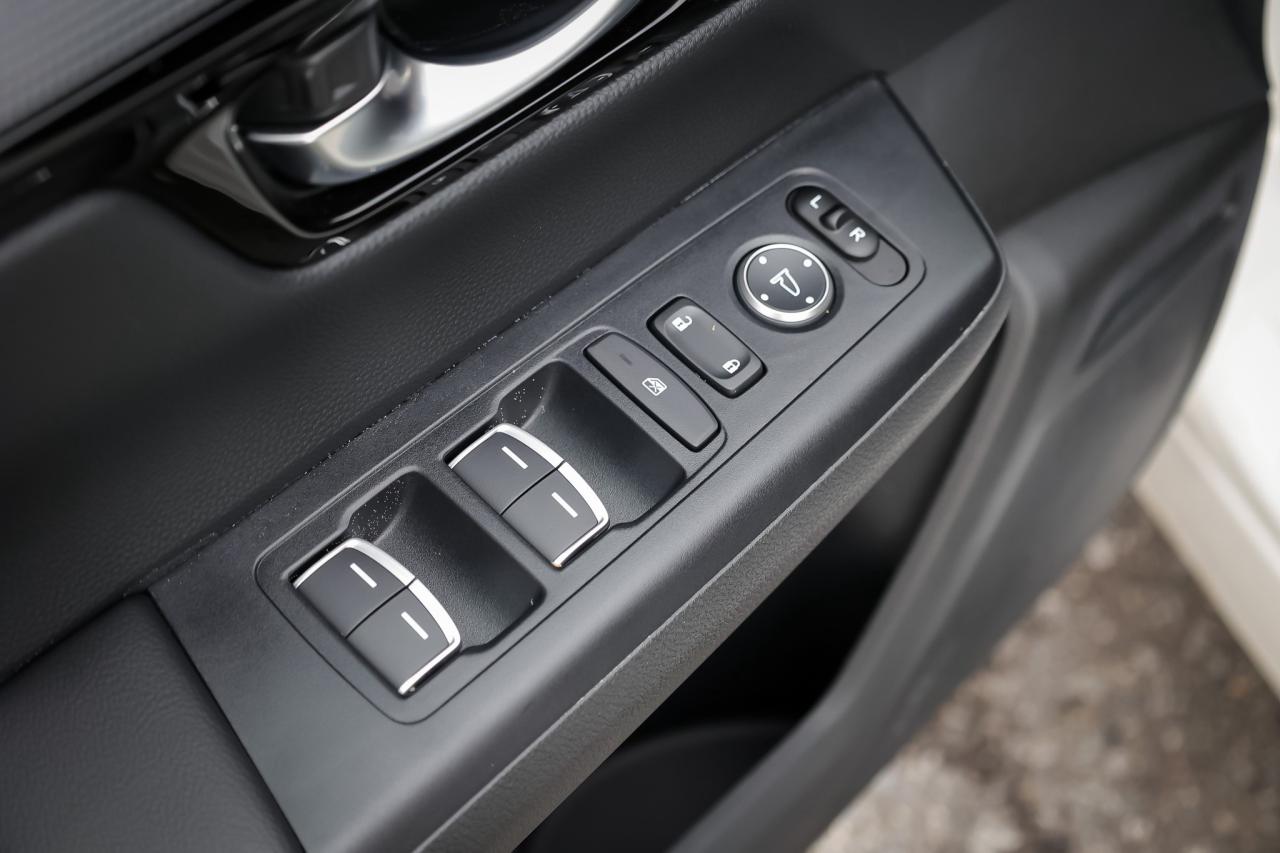 2024 Honda CR-V Hybrid Touring 4dr All-Wheel Drive Photo