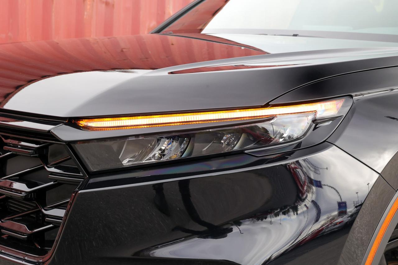 2024 Honda CR-V Hybrid Touring 4dr All-Wheel Drive Photo