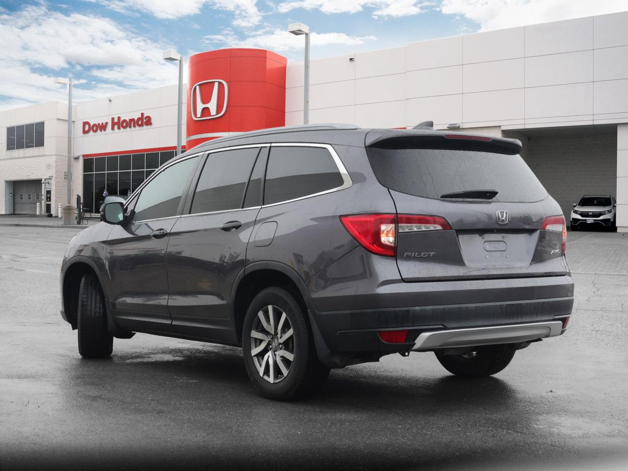 2021 Honda Pilot EX 4dr All-Wheel Drive Photo3