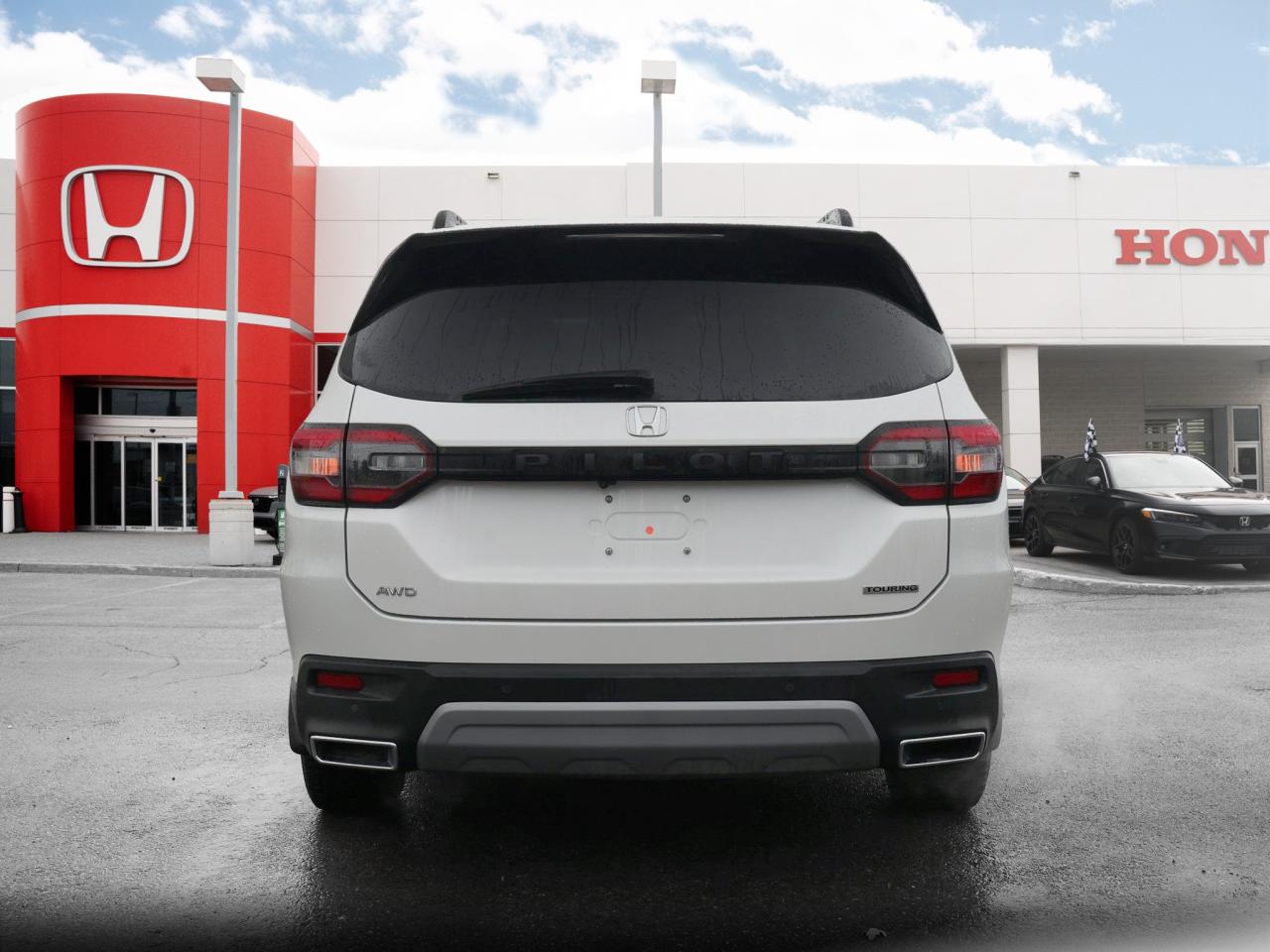 2025 Honda Pilot Touring 4dr All-Wheel Drive Photo