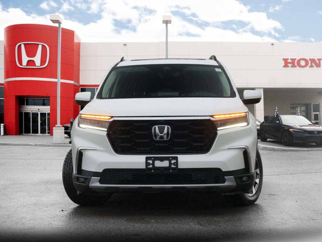 2025 Honda Pilot Touring 4dr All-Wheel Drive Photo