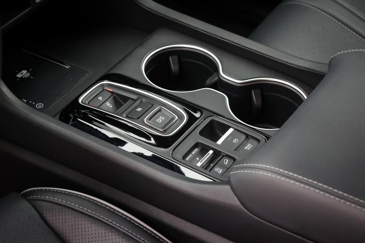 2025 Honda Pilot Touring 4dr All-Wheel Drive Photo