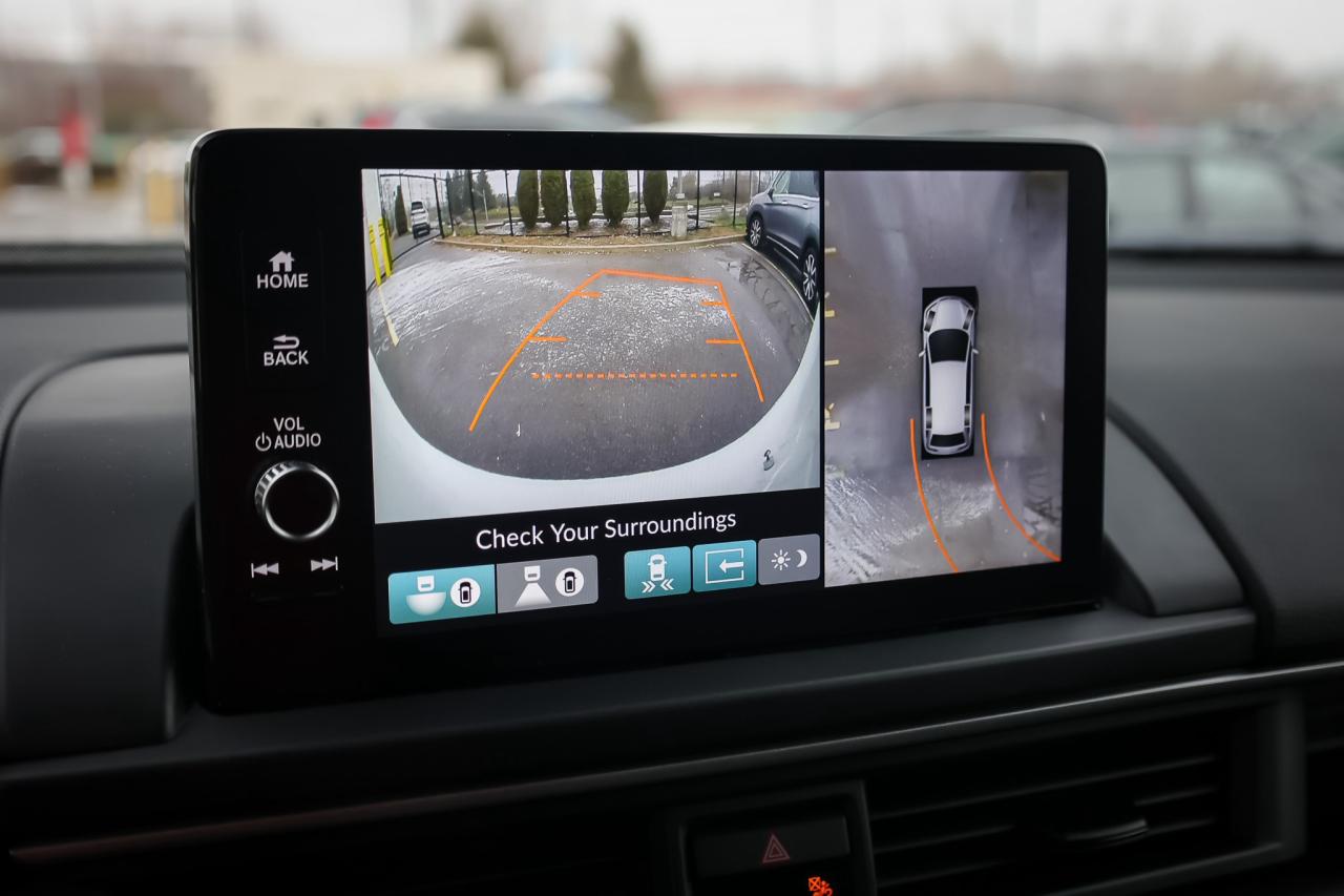 2025 Honda Pilot Touring 4dr All-Wheel Drive Photo