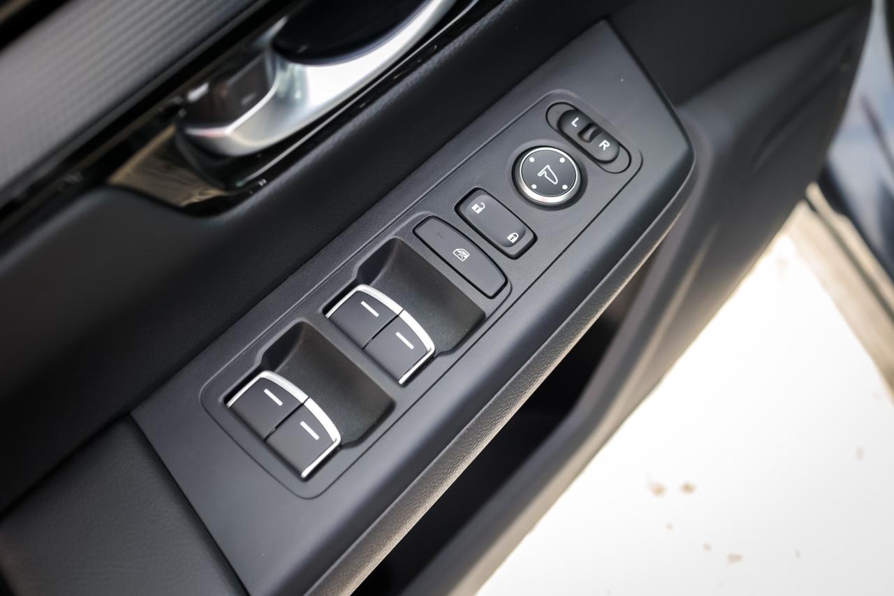 2023 Honda CR-V Hybrid Touring 4dr All-Wheel Drive Photo