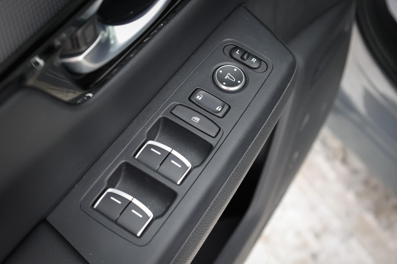 2023 Honda CR-V Hybrid Touring 4dr All-Wheel Drive Photo