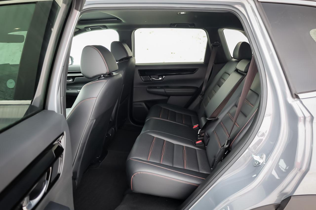 2023 Honda CR-V Hybrid Touring 4dr All-Wheel Drive Photo