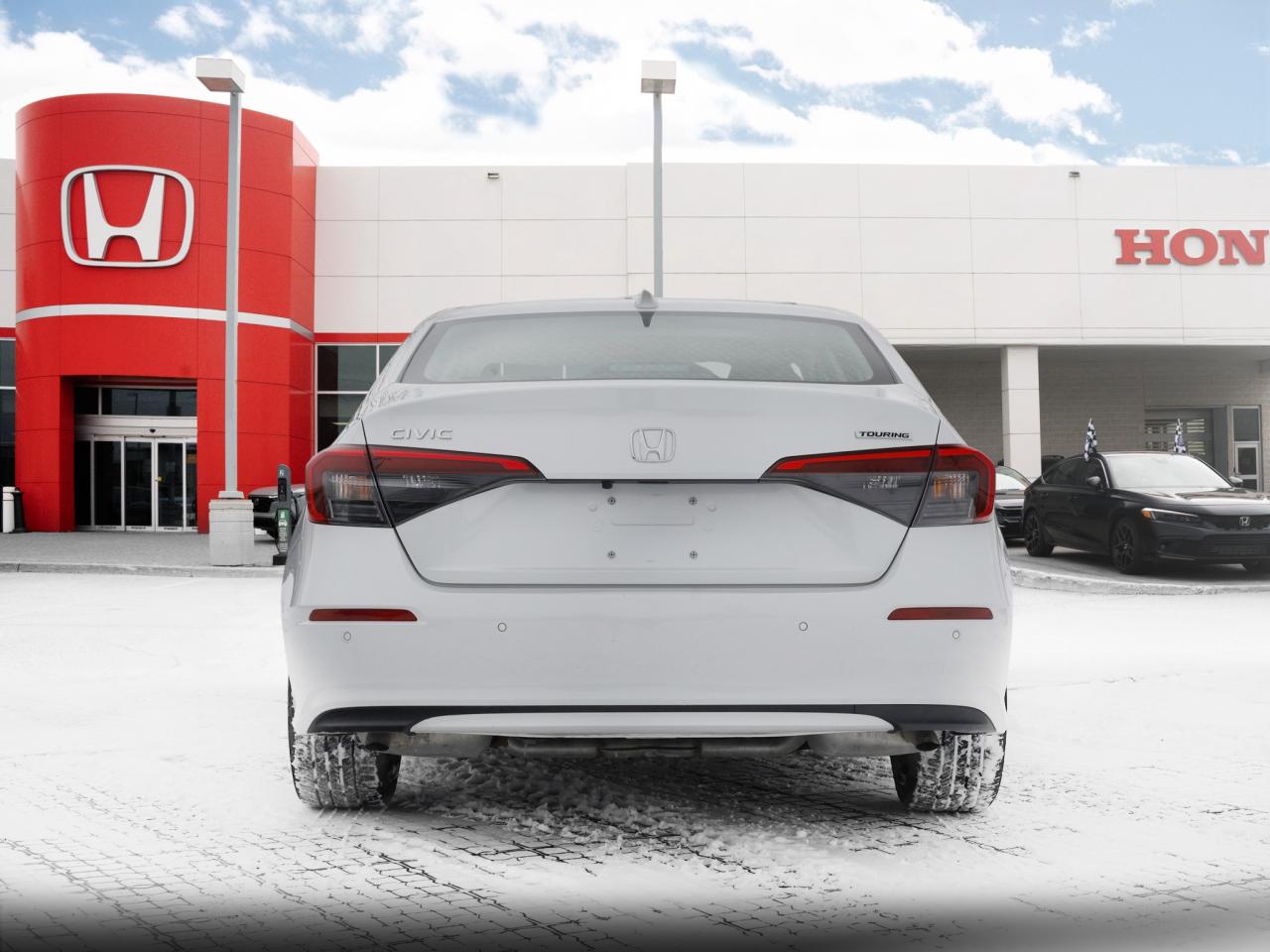 2023 Honda Civic Touring 4dr Sedan Photo2