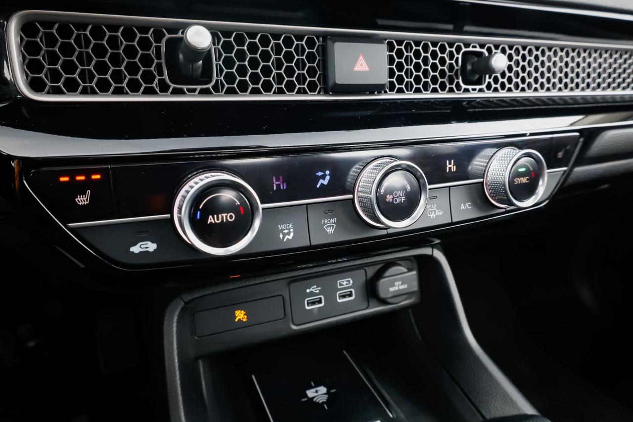 2023 Honda Civic Touring 4dr Sedan Photo