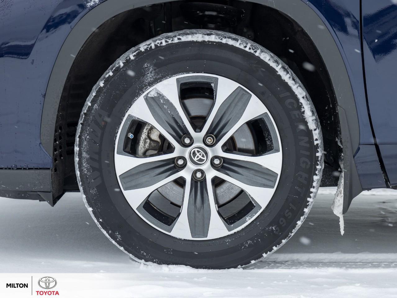 2021 Toyota Highlander LEATHER SUNROOF BLIND SPOT ONE OWNER NEW TIRES AND Photo