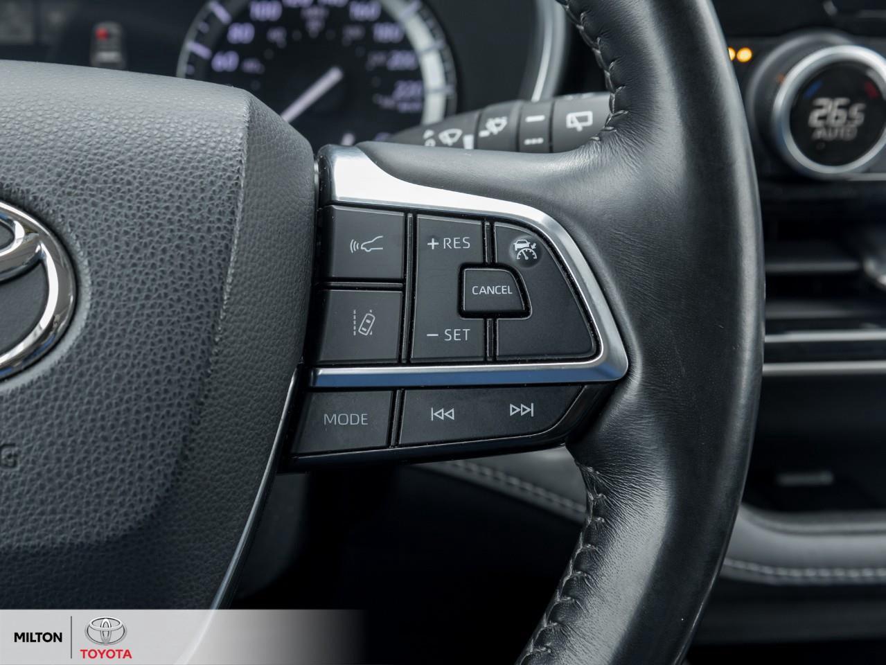 2021 Toyota Highlander LEATHER SUNROOF BLIND SPOT ONE OWNER NEW TIRES AND Photo