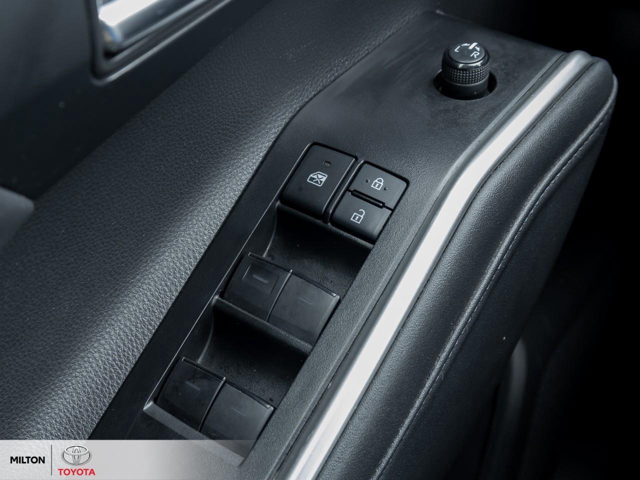 2021 Toyota Highlander LEATHER SUNROOF BLIND SPOT ONE OWNER NEW TIRES AND Photo