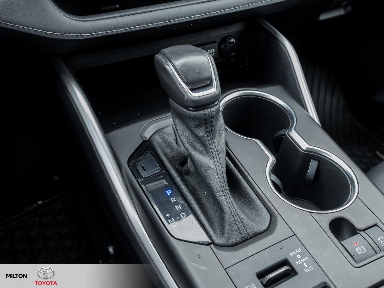 2021 Toyota Highlander LEATHER SUNROOF BLIND SPOT ONE OWNER NEW TIRES AND Photo