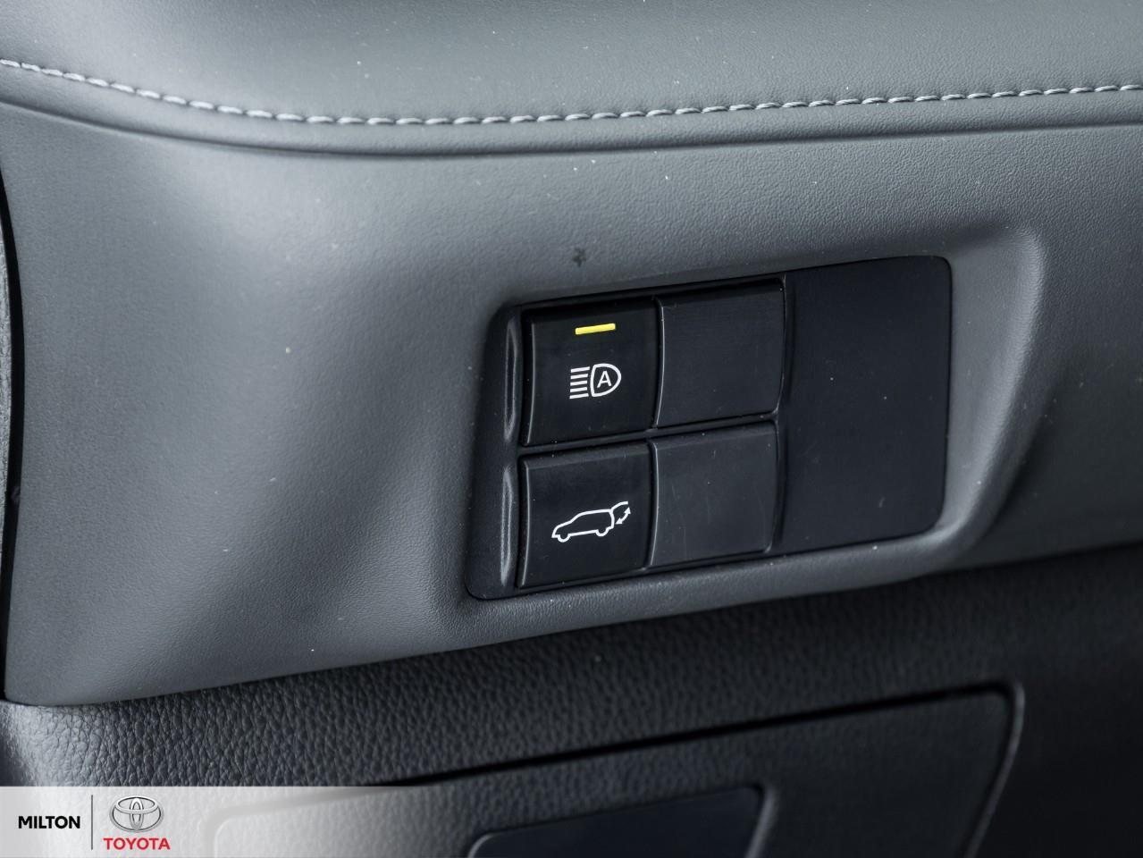 2021 Toyota Highlander LEATHER SUNROOF BLIND SPOT ONE OWNER NEW TIRES AND Photo