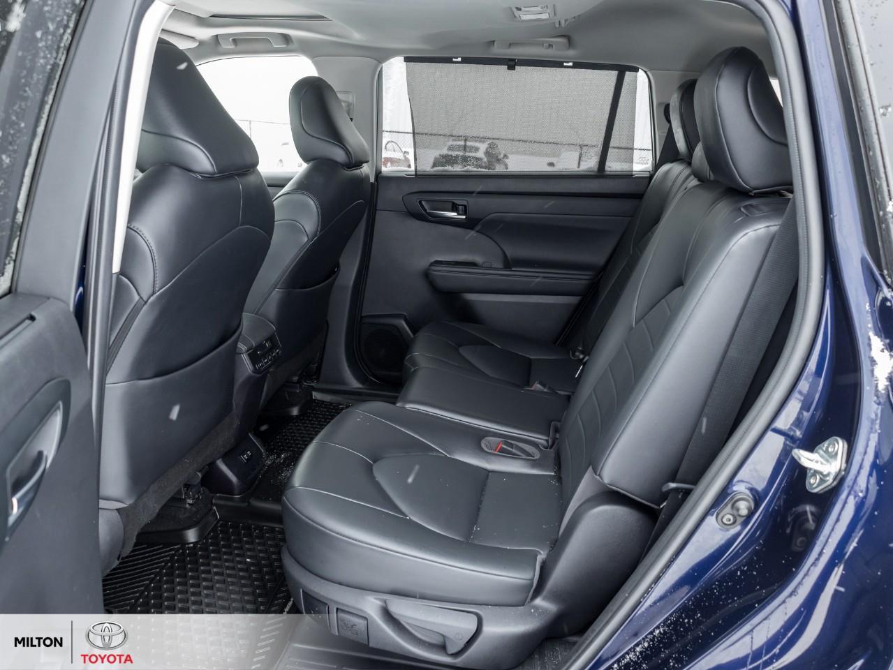 2021 Toyota Highlander LEATHER SUNROOF BLIND SPOT ONE OWNER NEW TIRES AND Photo