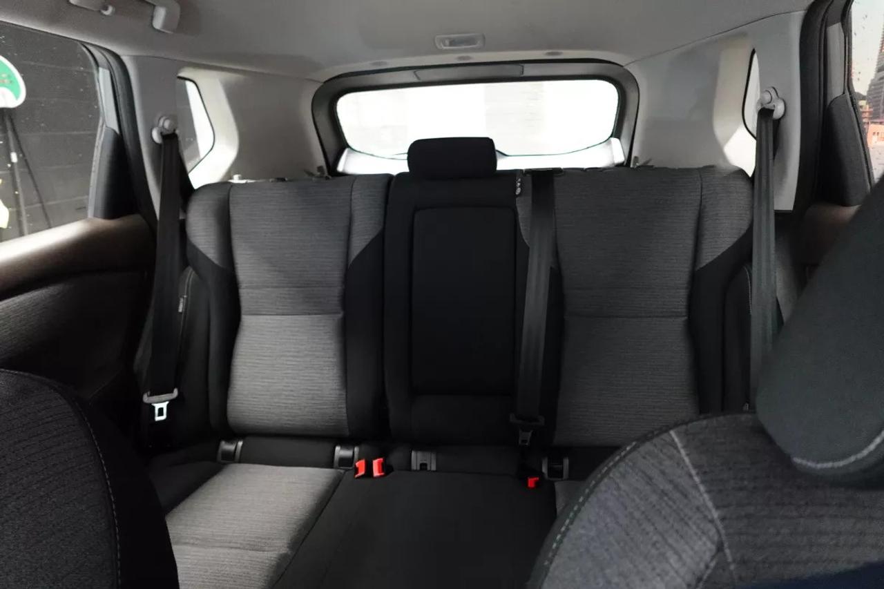 2021 Nissan Rogue S   HEATED SEATS   BACKUP CAM   APPLE CARPLAY   CR Photo