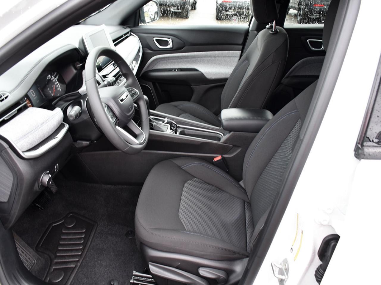 2025 Jeep Compass SPORT   HEATED SEATS   4X4   APPLE CARPLAY Photo