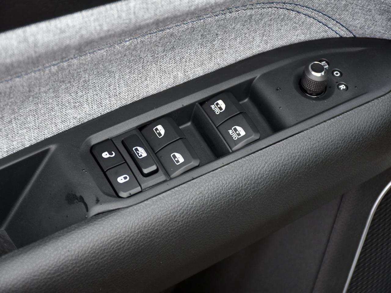 2025 Jeep Compass SPORT   HEATED SEATS   4X4   APPLE CARPLAY Photo