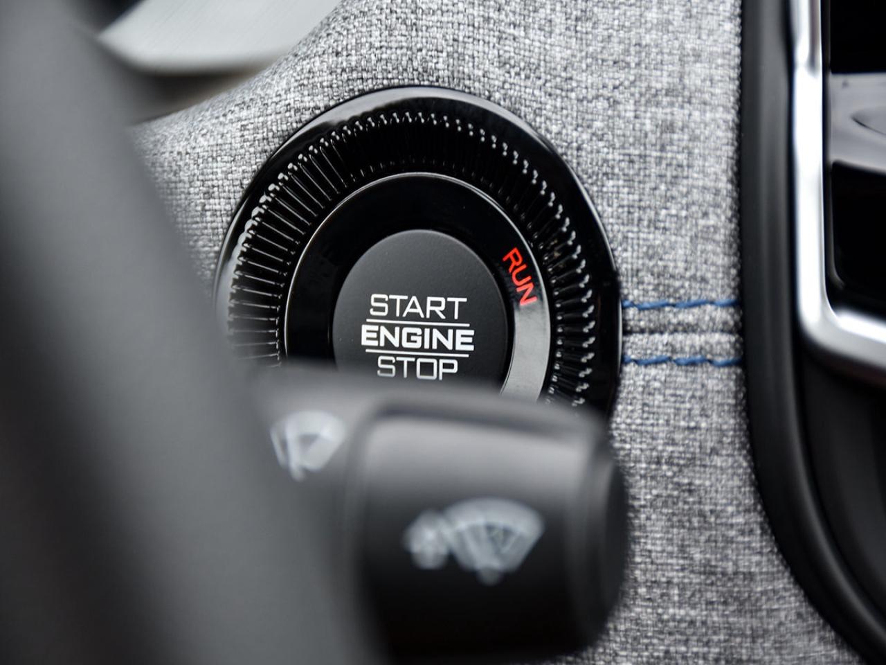 2025 Jeep Compass SPORT   HEATED SEATS   4X4   APPLE CARPLAY Photo