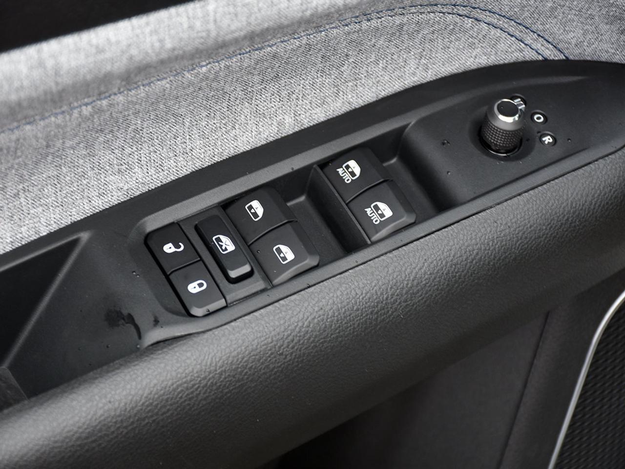 2025 Jeep Compass SPORT   HEATED SEATS   4X4   APPLE CARPLAY Photo