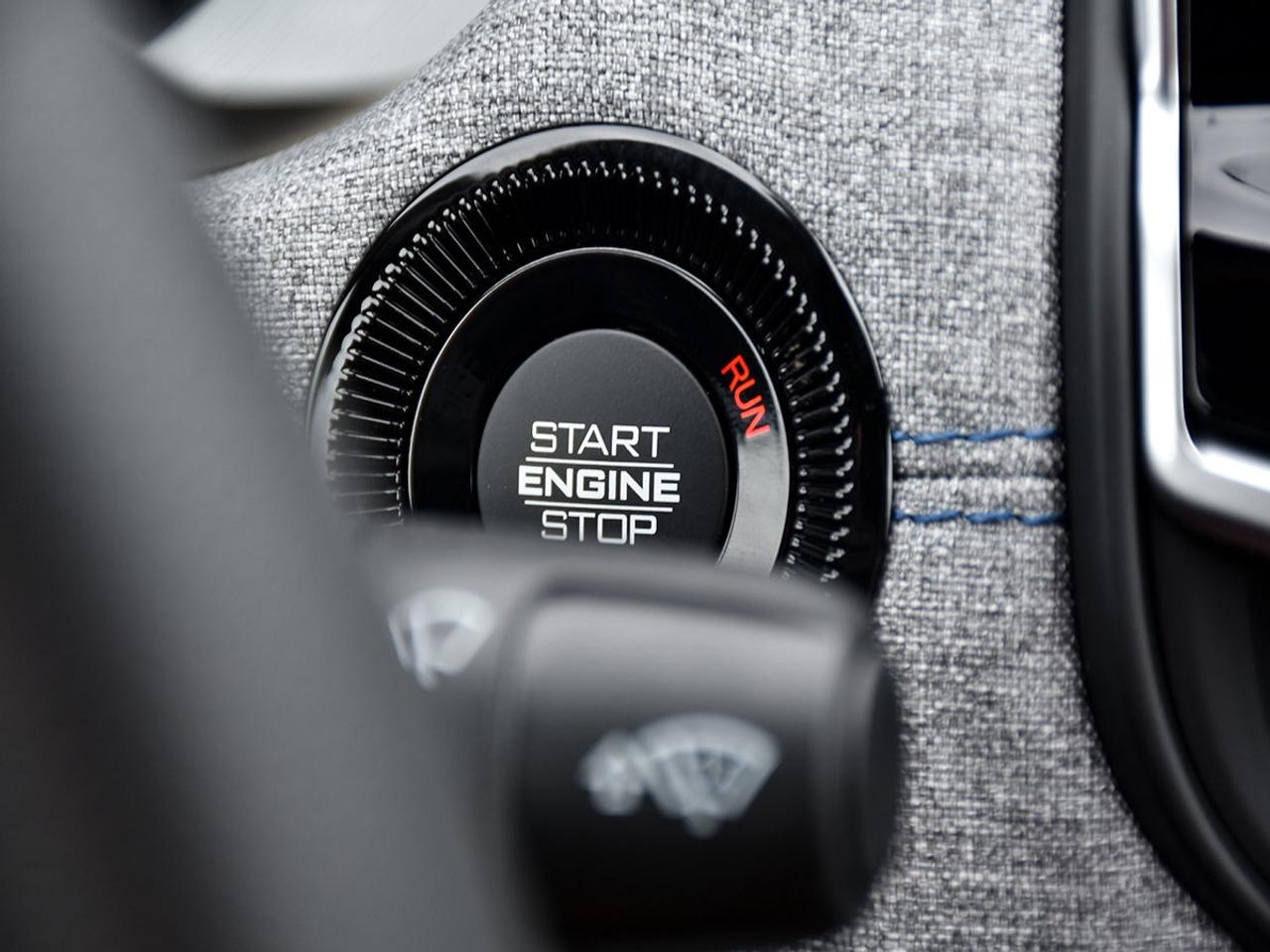 2025 Jeep Compass SPORT   HEATED SEATS   4X4   APPLE CARPLAY Photo