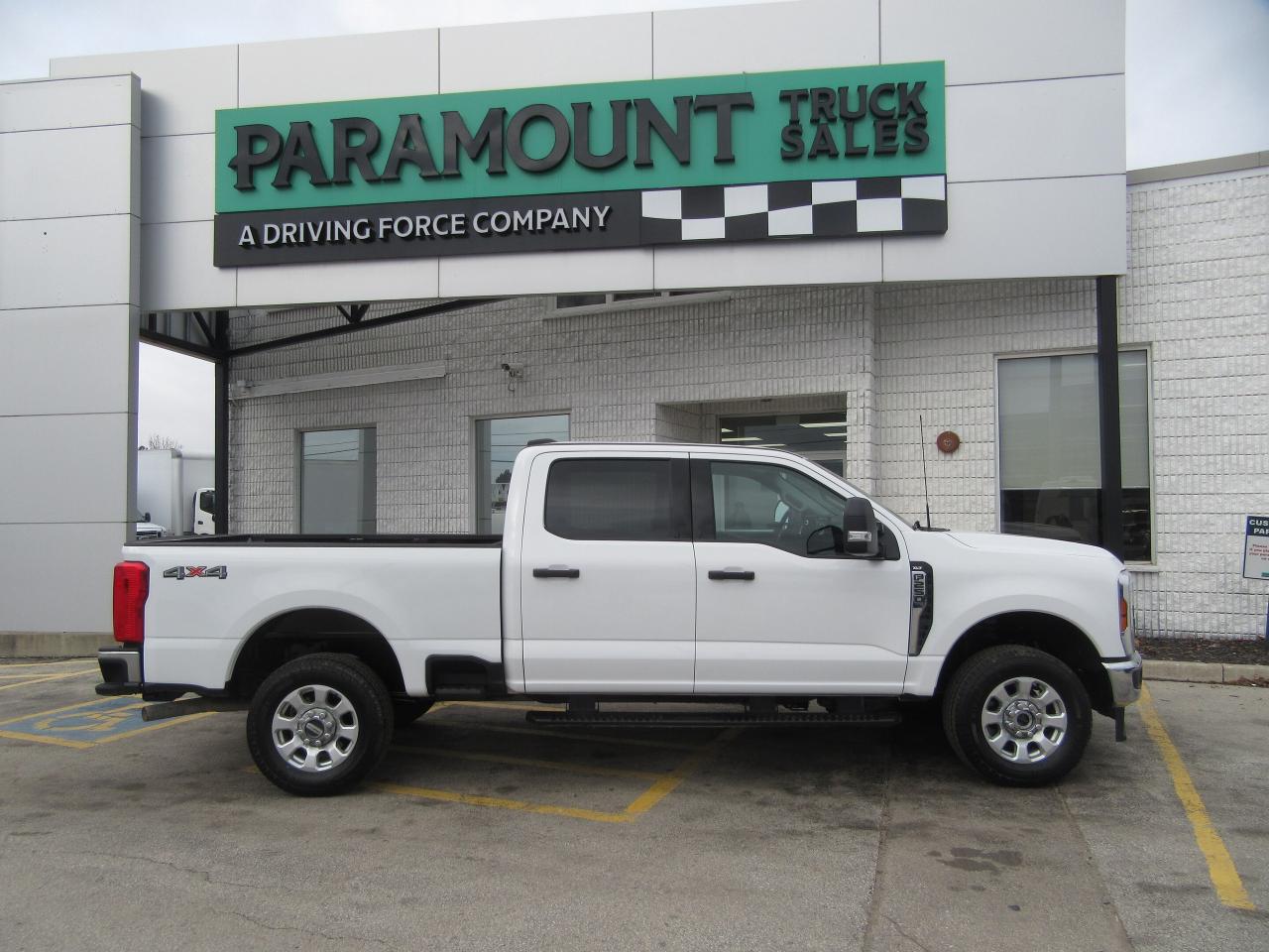 2024 Ford F-250 CREW CAB XLT PKG 4X4 6.8 FT BOX Photo